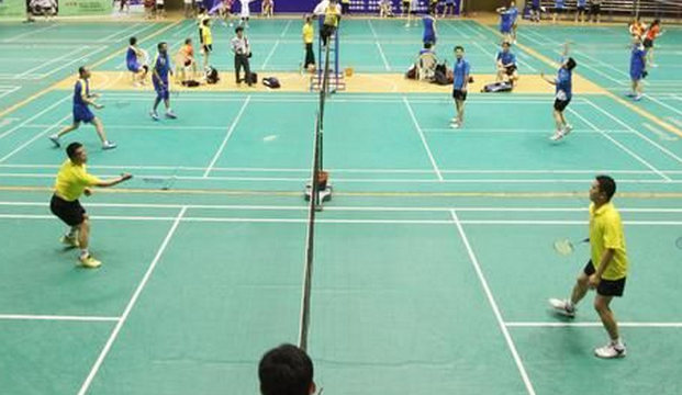 “飞跃”梦想 羽毛球和梦一起飞 