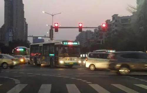 红绿灯控制app开发