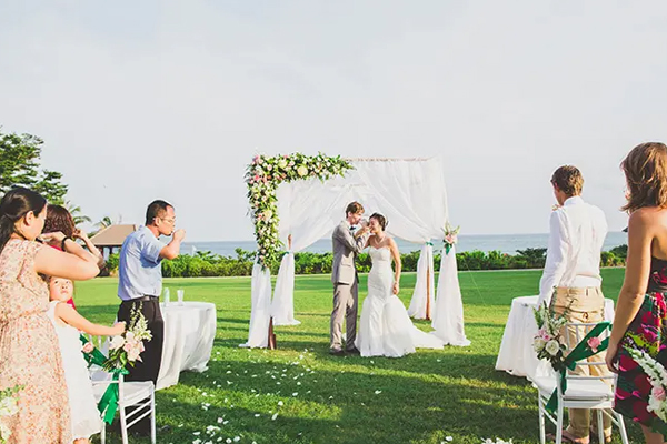 好用的婚礼app定制确保结婚筹备有条不紊-- 广州软件开发91直播