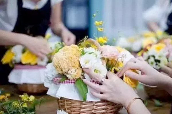 鲜花配送app开发确保提供高质量的商品和及时的配送服务