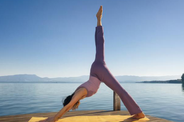 手机软件开发瑜伽App提高用户身体素质塑造完美身材曲线--公司app开发广州91直播